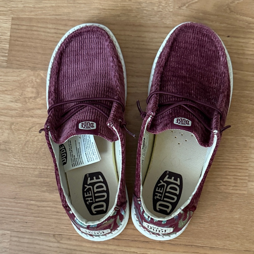 Hey Dude Maroon Textured Loafers